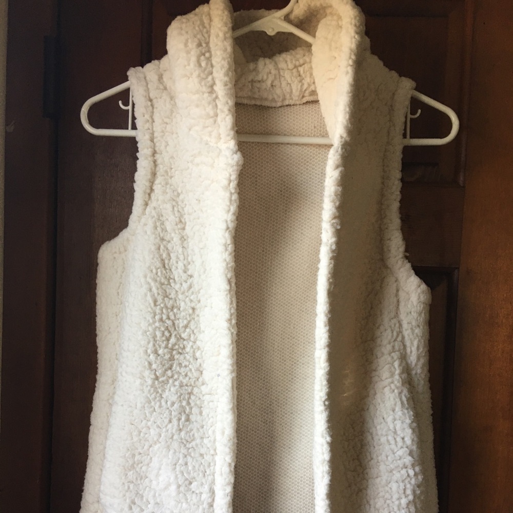 Hooded sherpa vest